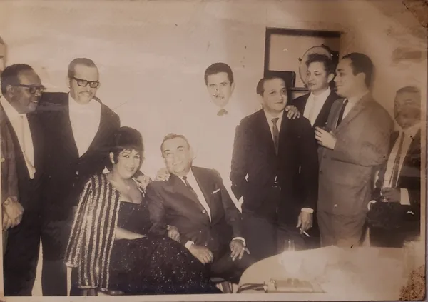 El maestro Pipo Navarro junto a Pedro Vargas (México) y Olga Guillot (Cuba).