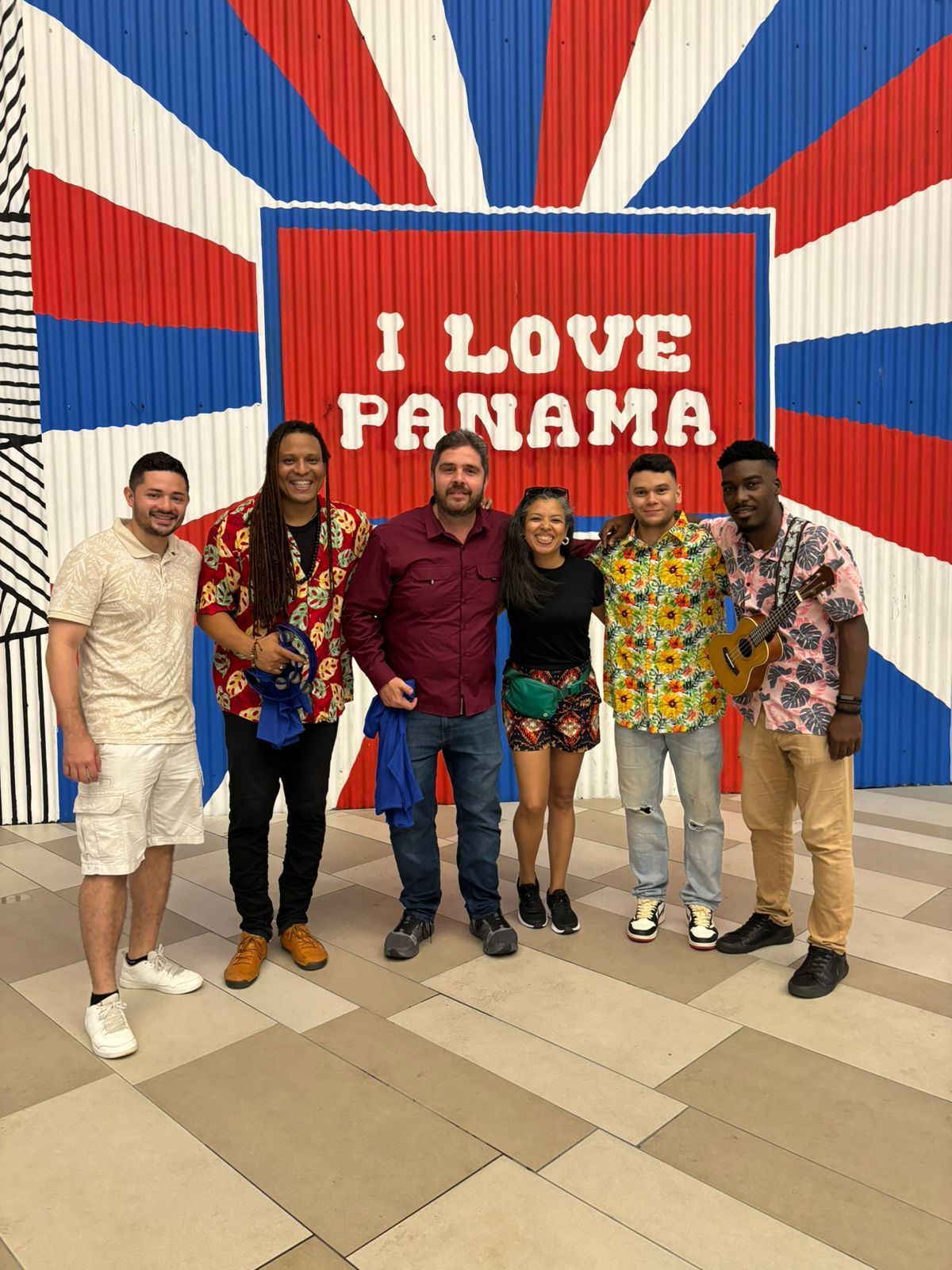 Artistas de Calypso junto a Facundo Clúa y Nadezhka E. Véliz.